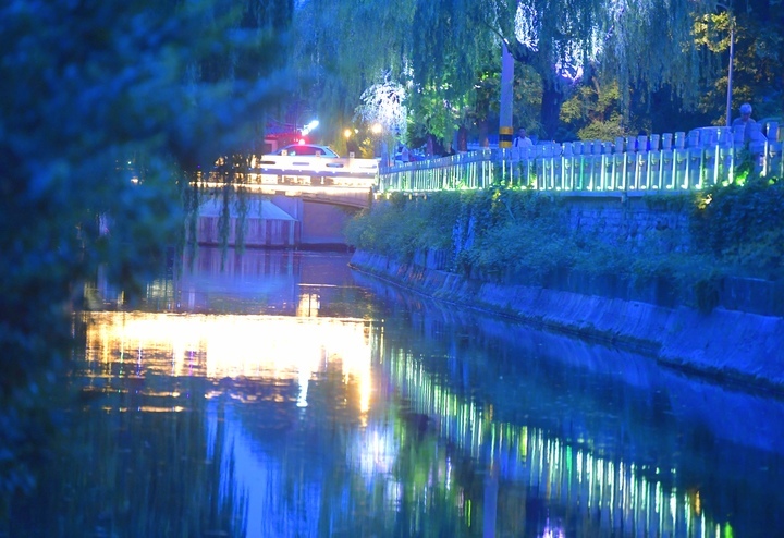 夜游泉城新路径,泉水绿道“最济南”