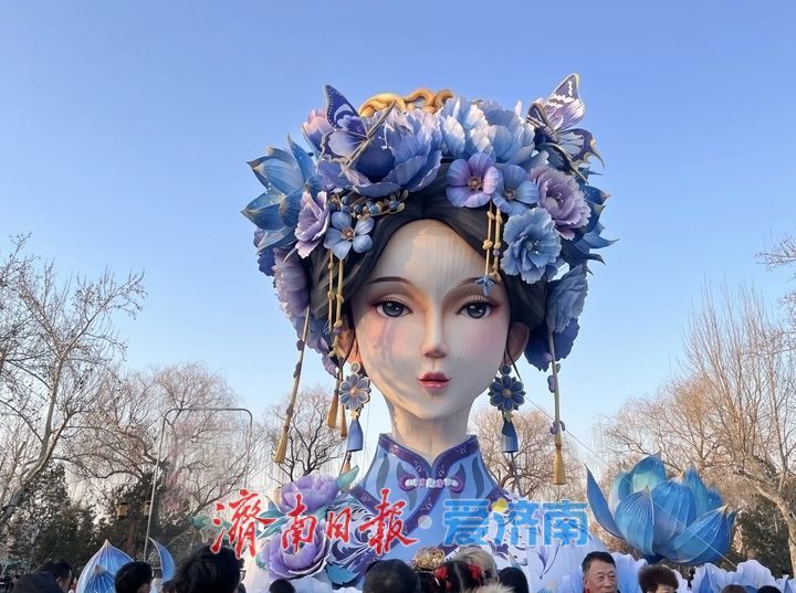 “泉”在济南过大年|大明湖畔三步一“雨荷”!“夏雨荷”带火周边妆造、摄影行业