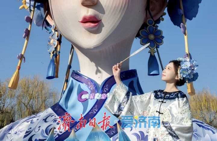 “泉”在济南过大年|大明湖畔三步一“雨荷”!“夏雨荷”带火周边妆造、摄影行业