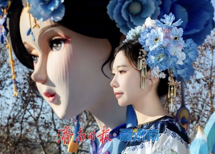“泉”在济南过大年|大明湖畔三步一“雨荷”!“夏雨荷”带火周边妆造、摄影行业