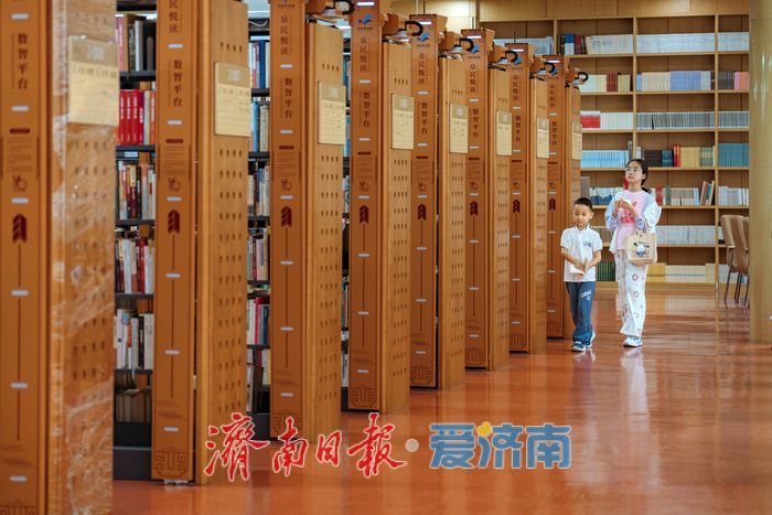泉城书香伴夏长,暑期图书馆成孩子们的“书香乐园”
