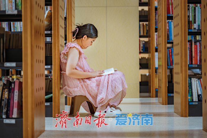 泉城书香伴夏长,暑期图书馆成孩子们的“书香乐园”