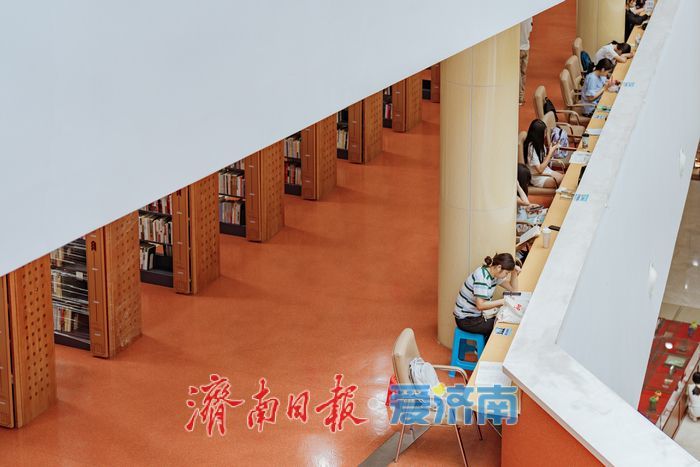 泉城书香伴夏长,暑期图书馆成孩子们的“书香乐园”