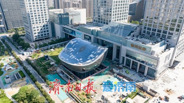 济南中央商务区新地标:“巨碗”建筑玻璃顶盖安装完成