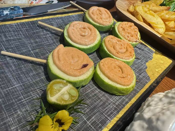 济南“漂亮饭”走红年轻群体，视觉盛宴重塑餐饮消费体验