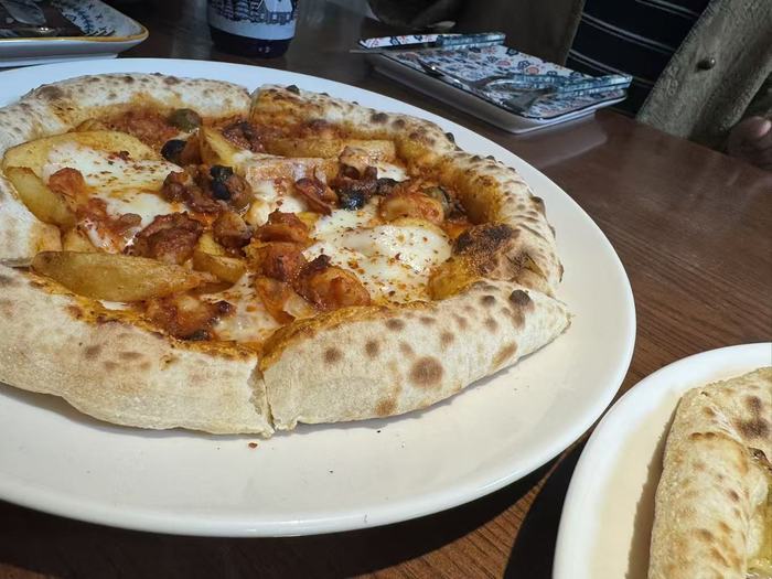 济南“漂亮饭”走红年轻群体，视觉盛宴重塑餐饮消费体验