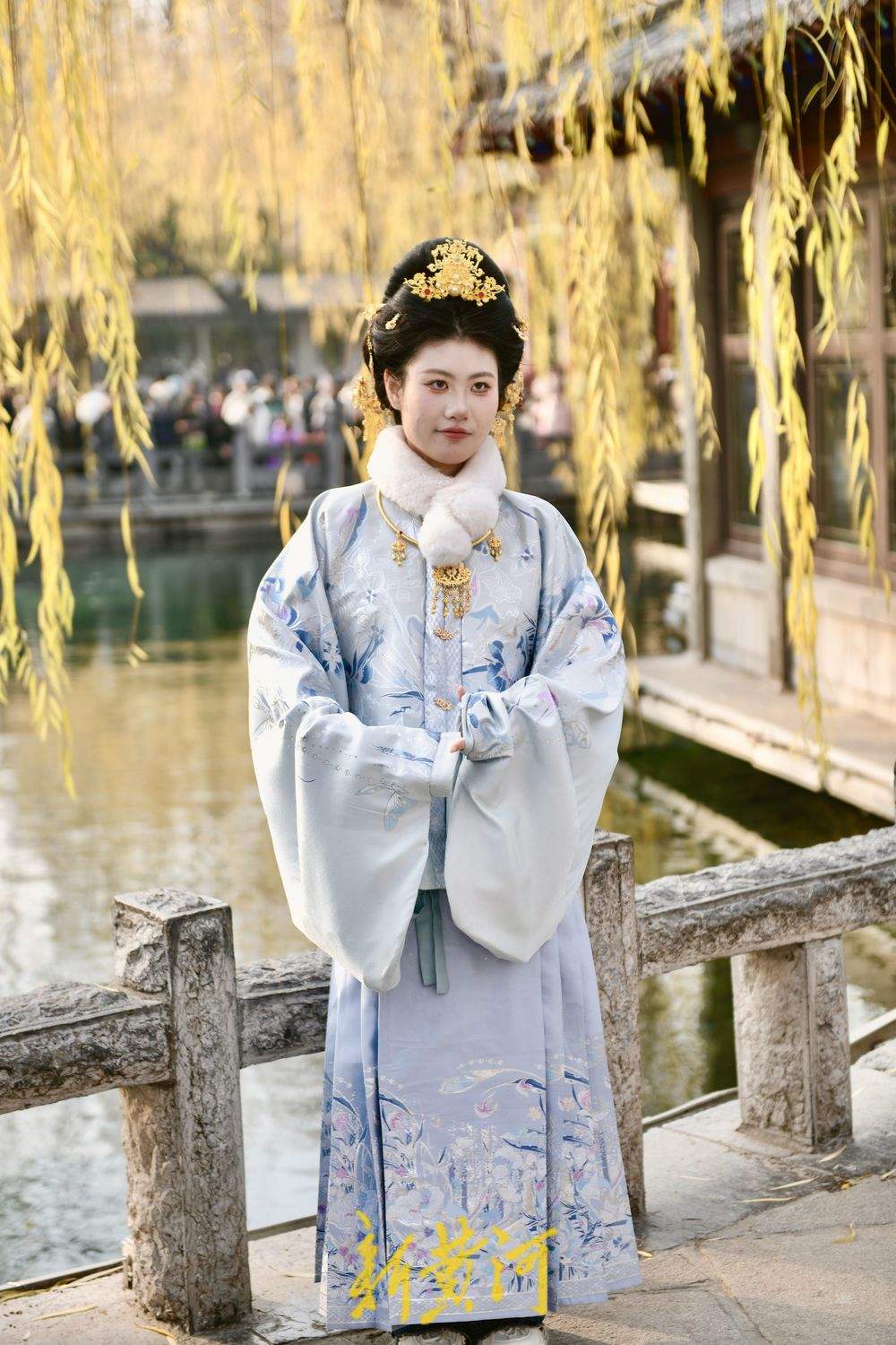 一年四季 泉在济南｜泉城冬韵邂逅华服之美 泉畔兴起明制古装打卡热