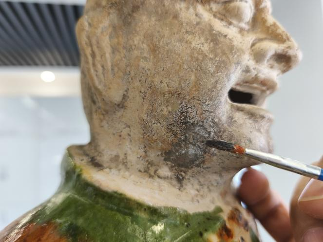 54件唐三彩是怎样被修复的？文物修复师为你“揭秘”