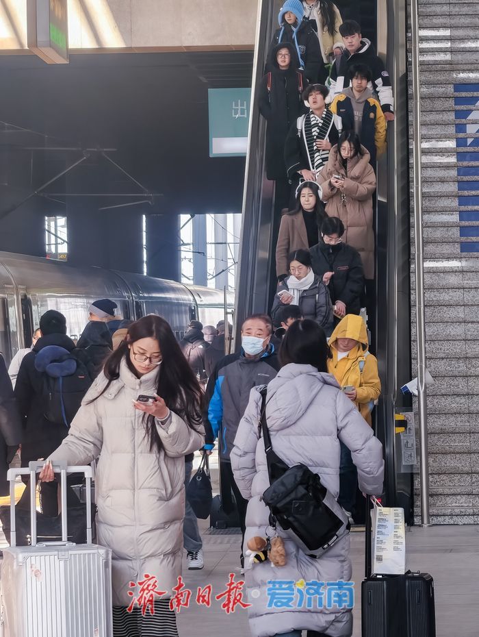 春运倒计时，高校寒假陆续开启，铁路迎学生客流高峰
