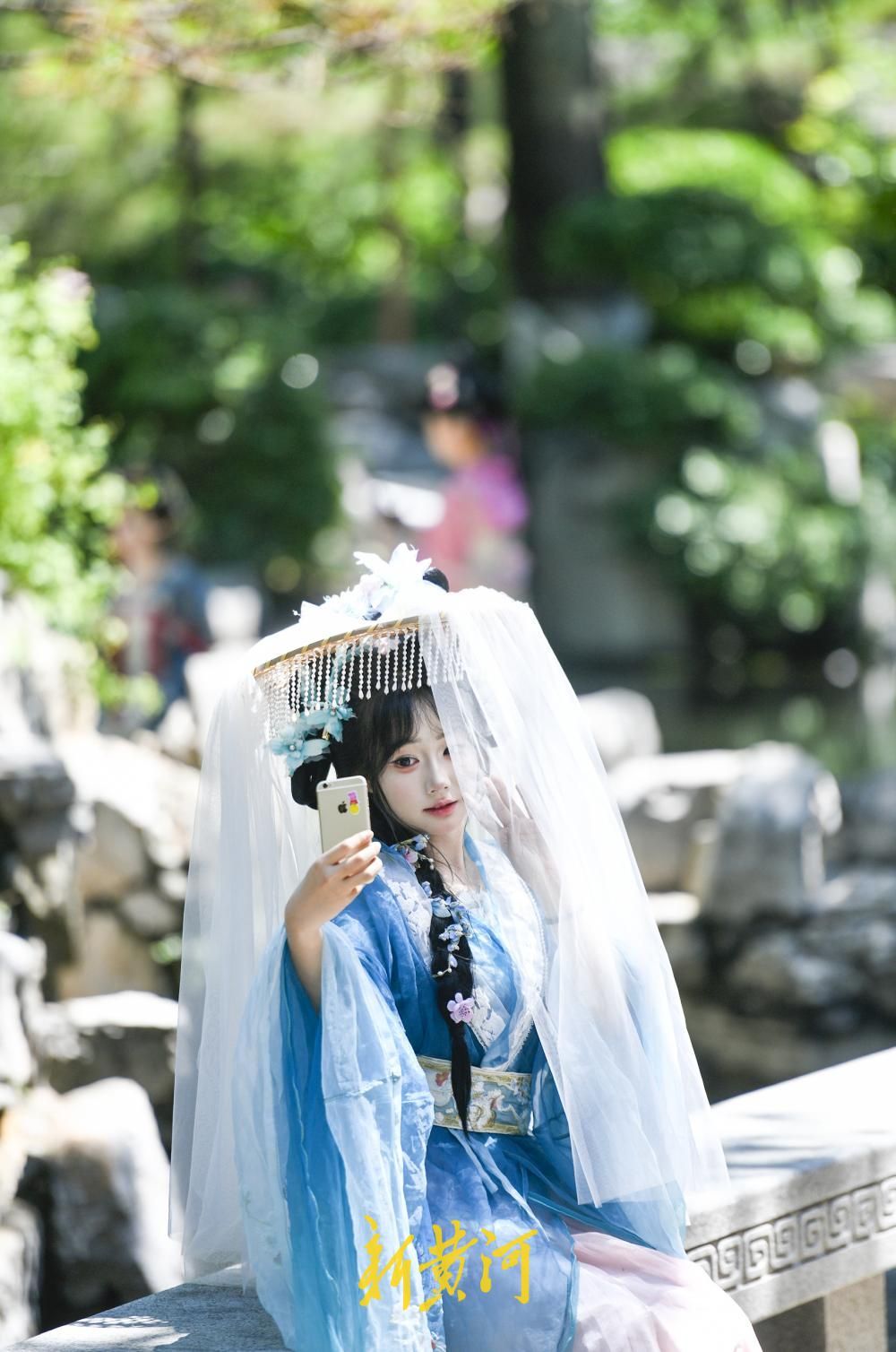 济南雨后清凉天，汉服摇曳入画来