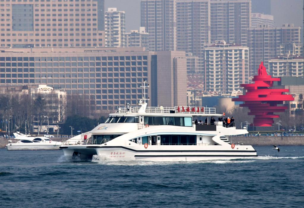 青岛：“一程多站”海上旅游回暖